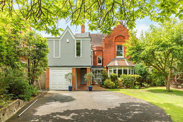 5 Bedroom Detached House For Sale In Fife Road, London, SW14