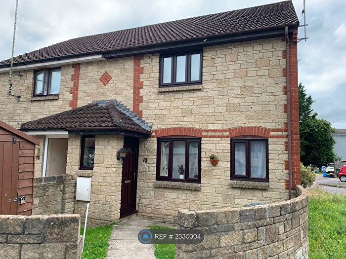 1 Bedroom Terraced House To Rent In Pines Close, Wincanton, BA9