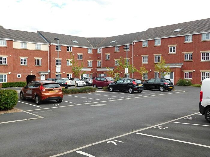 2 Bedroom Flat To Rent In Dingle Close, Radcliffe, Manchester, M26