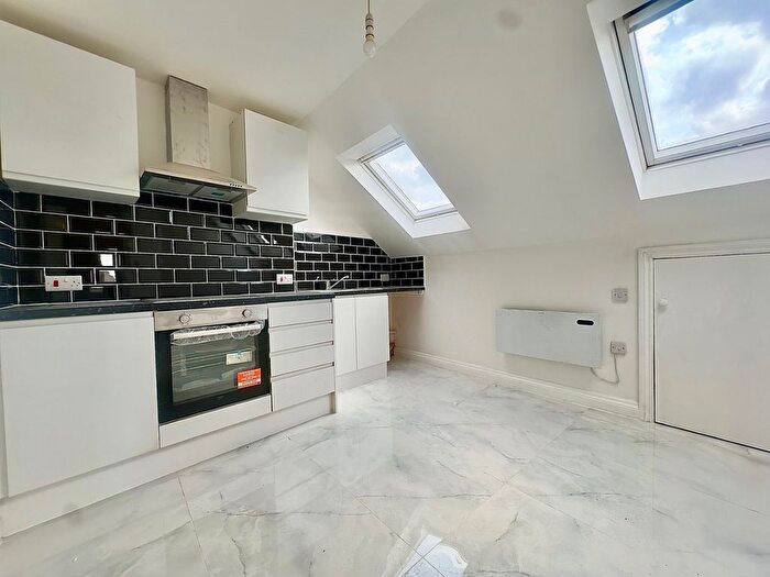 1 Bedroom Flat To Rent In Crowborough Road, London, SW17