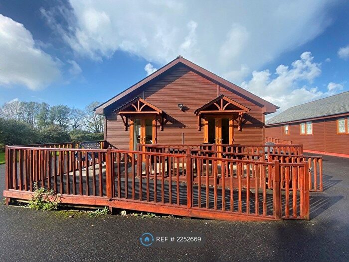3 Bedroom Bungalow To Rent In Tudor Lodges, Looe, PL13