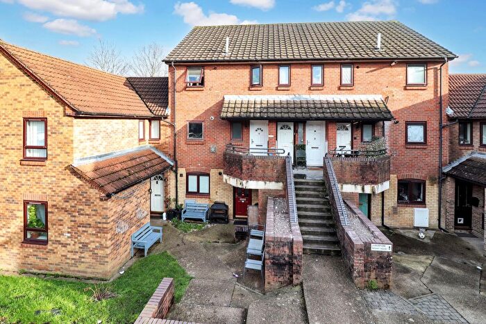 1 Bedroom Flat To Rent In Raphael Drive, Watford, Hertfordshire, WD24