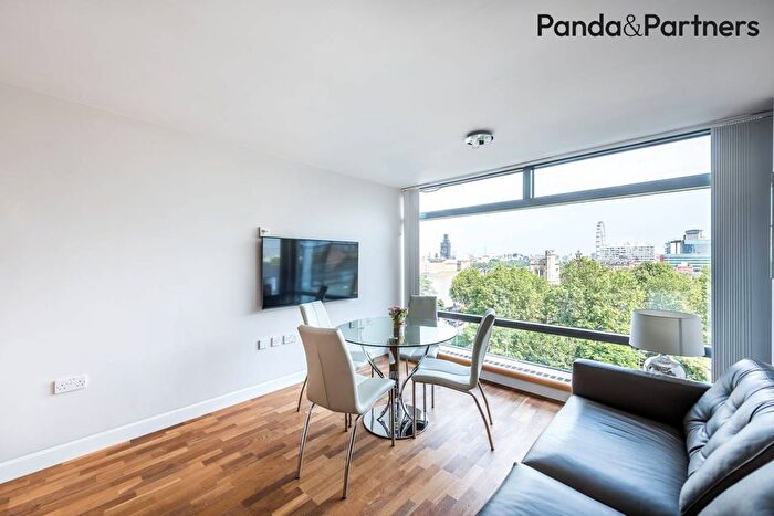 3 Bedroom Flat To Rent In Parliament View Apartments, , Albert Embankment, London, SE1