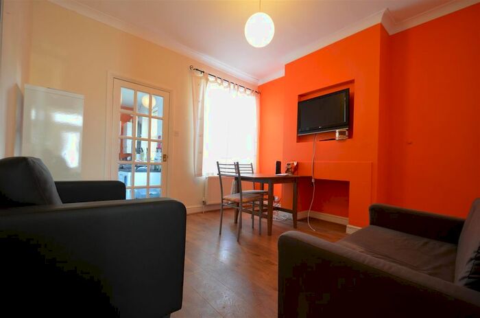 4 Bedroom Terraced House To Rent In Milner Road, Selly Oak, Birmingham, B29