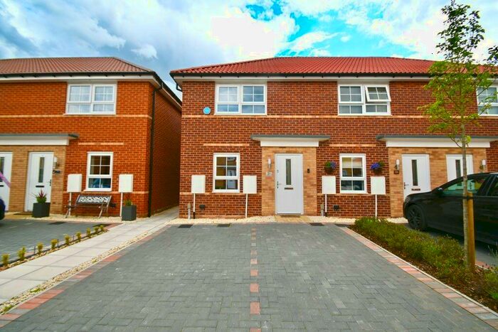 2 Bedroom Semi-Detached House To Rent In Farleigh Drive, Harworth, Doncaster, DN11