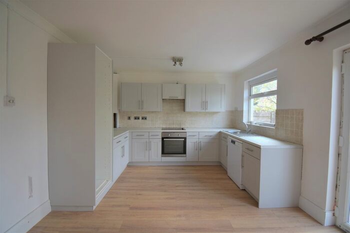 4 Bedroom End Of Terrace House To Rent In West Terrace, Wyncham Avenue, Sidcup, DA15