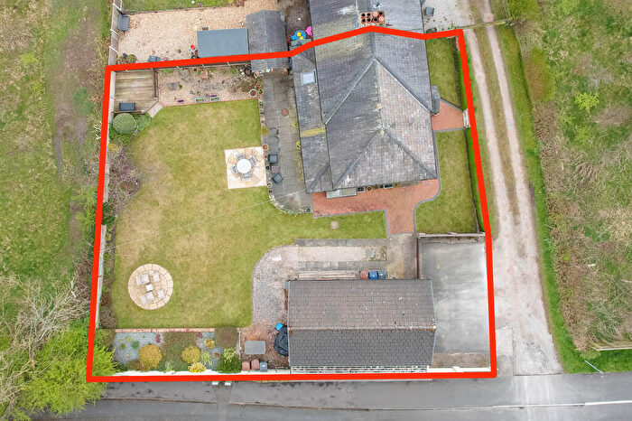 4 Bedroom Semi-Detached House For Sale In Blackhurst Cottages, Penwortham, PR1