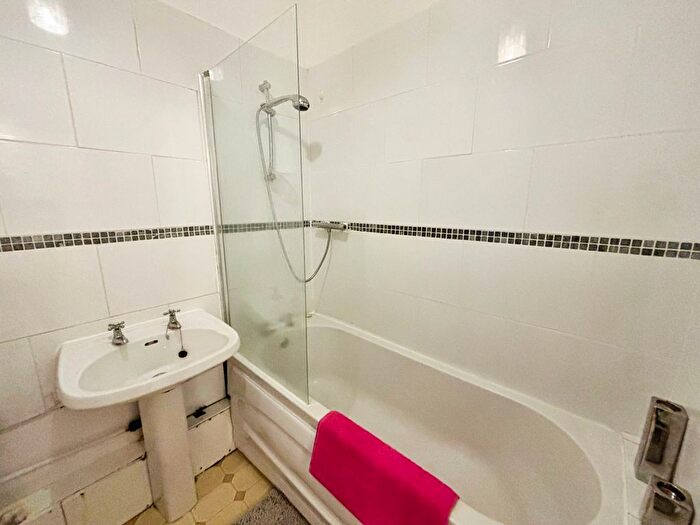 1 Bedroom Flat To Rent In Palatine Road, Manchester, Greater Manchester, M20