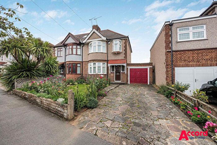 3 Bedroom Semi-detached House For Sale In Hamilton Avenue, Romford, RM1