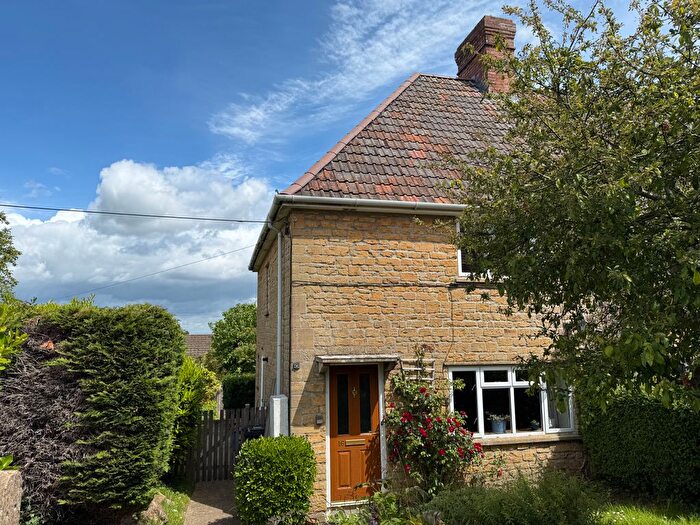 2 Bedroom Semi-detached House To Rent In Hyde Road, Yeovil, TA15