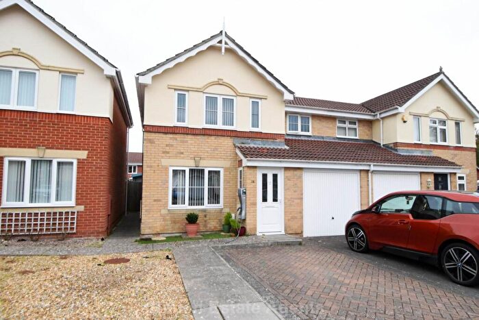 3 Bedroom Semi-Detached House For Sale In Roebuck Drive, Priddy`s Hard, PO12