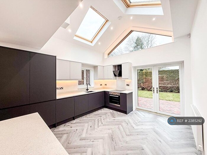 3 Bedroom Bungalow To Rent In Weston Lane, Shavington, Crewe, CW2