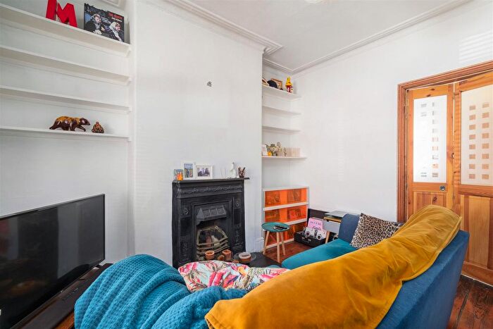 2 Bedroom Terraced House For Sale In Gordon Road, Sharrow Vale, S11