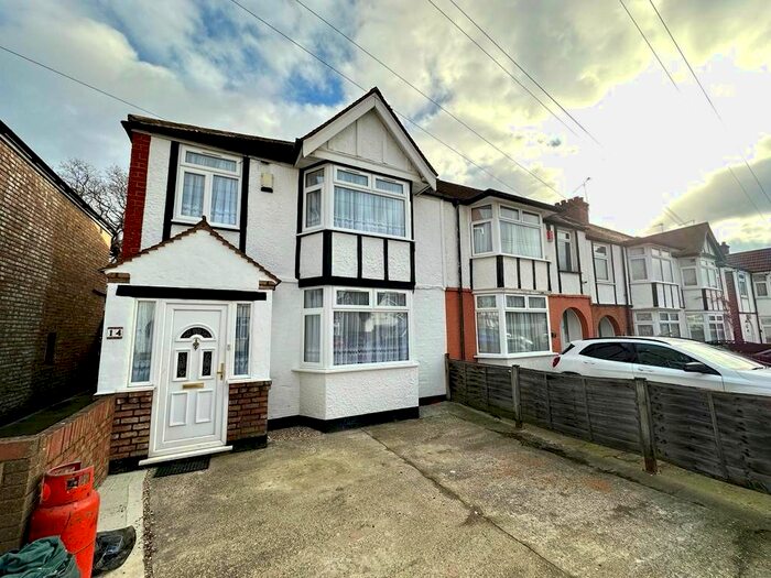 3 Bedroom Semi-Detached House To Rent In Parkfield Avenue, Uxbridge, UB10