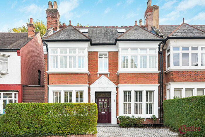 5 Bedroom Semi Detached House For Sale In Coleridge Road, N8