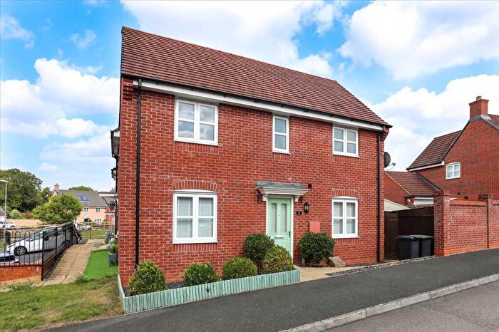 3 Bedroom End Of Terrace House To Rent In Gulliver Road, Irthlingborough, NN9