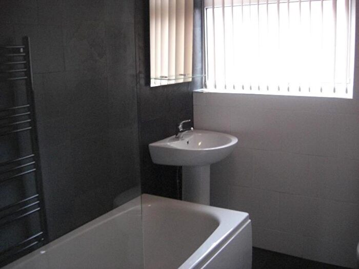 3 Bedroom Terraced House To Rent In Welton Mount, Hyde Park, Leeds, LS6