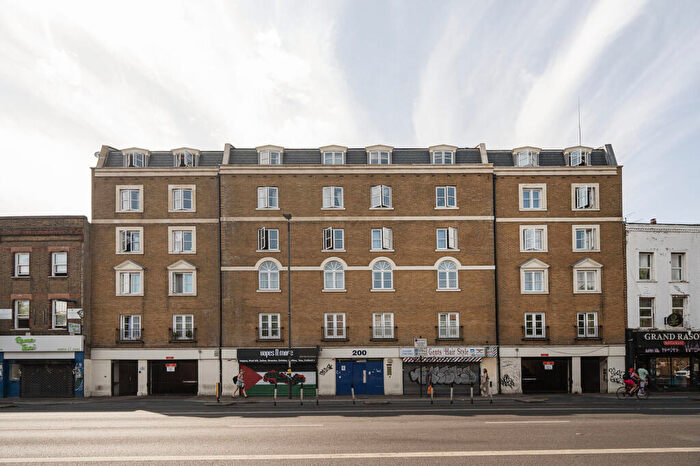 1 Bedroom Flat For Sale In Mile End Road, Stepney, London, E1