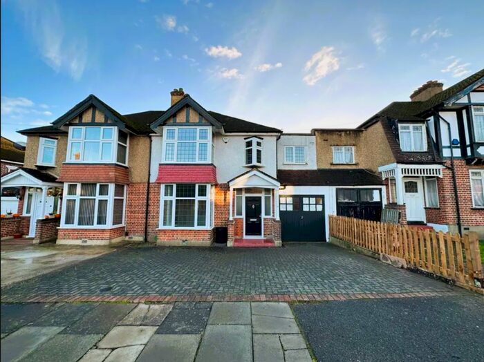 4 Bedroom Terraced House To Rent In Ferndown, Northwood, HA6