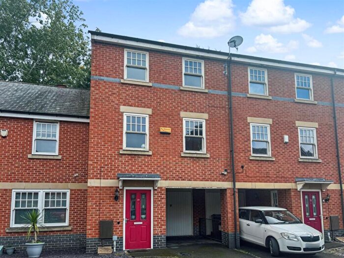 3 Bedroom Town House For Sale In Auriga Court, Derby, DE1