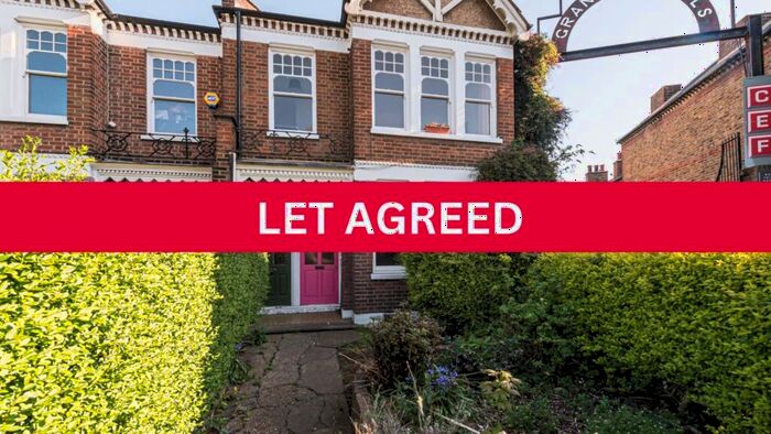 2 Bedroom Flat To Rent In Weir Road, Balham, SW12