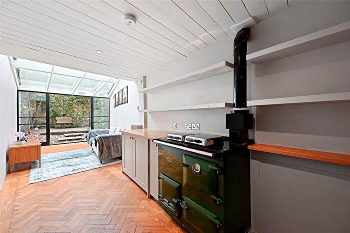 2 Bedroom Detached House To Rent In Goldhawk Road, London, W12