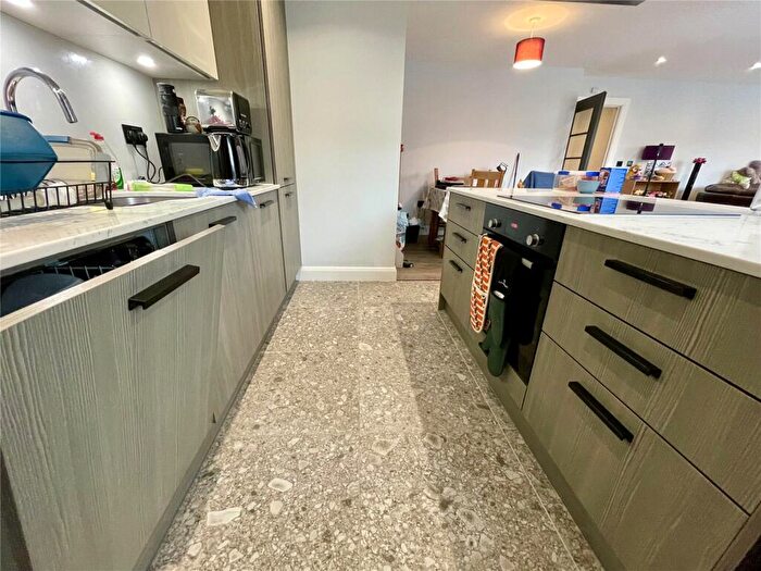 2 Bedroom Apartment To Rent In Burnaby Road, Bournemouth, Dorset, BH4
