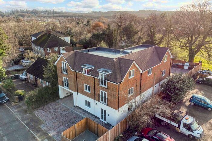 1 Bedroom Flat To Rent In Brittain Road, Hersham, KT12