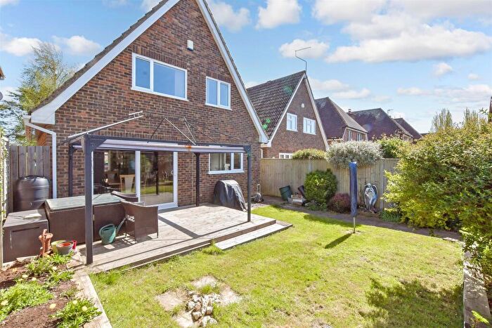 3 Bedroom Detached House For Sale In Dappers Lane, Angmering, West Sussex, BN16