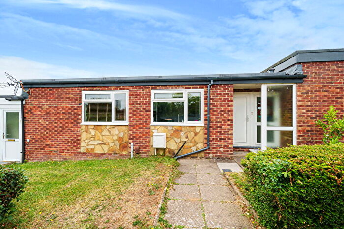 3 Bedroom Detached Bungalow For Sale In Meon Walk, Basingstoke, RG21