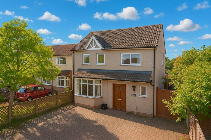 4 Bedroom Semi-Detached House For Sale In Hatfield Road, St. Albans, AL4