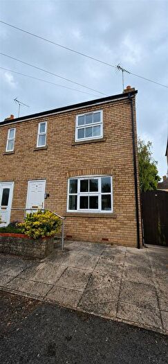 3 Bedroom End Of Terrace House To Rent In Mews Close, Ramsey, PE26