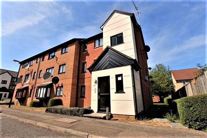 1 Bedroom Flat To Rent In Plowman Close, London, N18