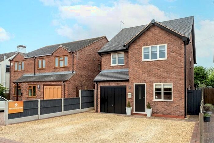 3 Bedroom Detached House To Rent In Green Lane, Lower Broadheath, Worcestershire, WR2