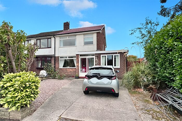 3 Bedroom Semi-Detached House For Sale In Lower Barn Road, Hadfield, Glossop, SK13