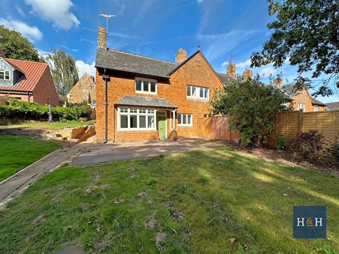 3 Bedroom Cottage To Rent In Church Way, Thorpe Malsor, NN14