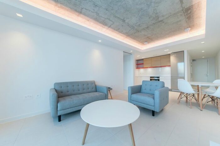 1 Bedroom Flat To Rent In West Tower, Hoola, Royal Docks, E16