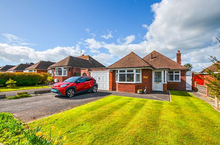 2 Bedroom Bungalow For Sale In Brightling Road, Polegate, East Sussex, BN26