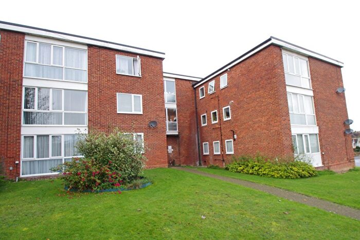 2 Bedroom Flat To Rent In Pahang Place, Baldwins Lane, Croxley Green, WD3