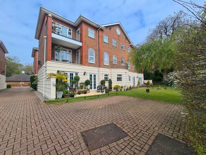 2 Bedroom Flat To Rent In Winn Road, Highfield, SO17