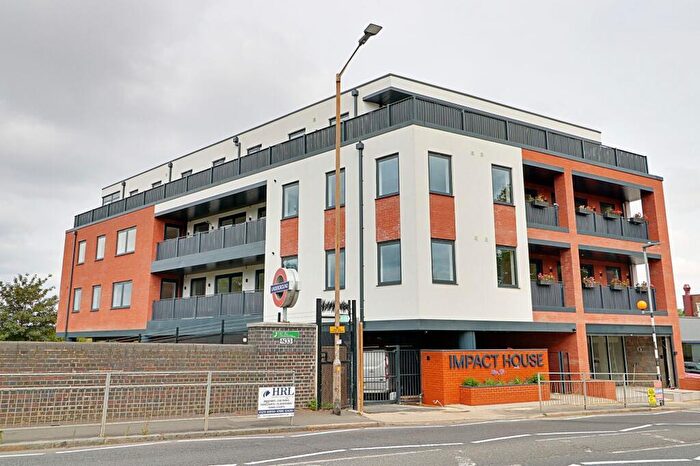 2 Bedroom Flat To Rent In High Road, Chigwell, IG7