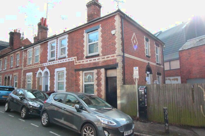 2 Bedroom Terraced House To Rent In Sackville Street, Reading, RG1