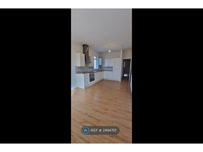 2 Bedroom Flat To Rent In Corporation Road, Newport, NP19