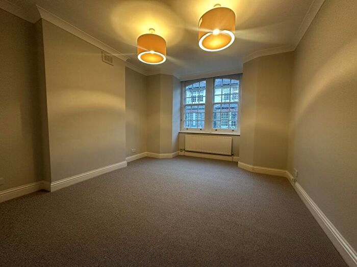 1 Bedroom Apartment To Rent In Saltwood Grove, London, SE17