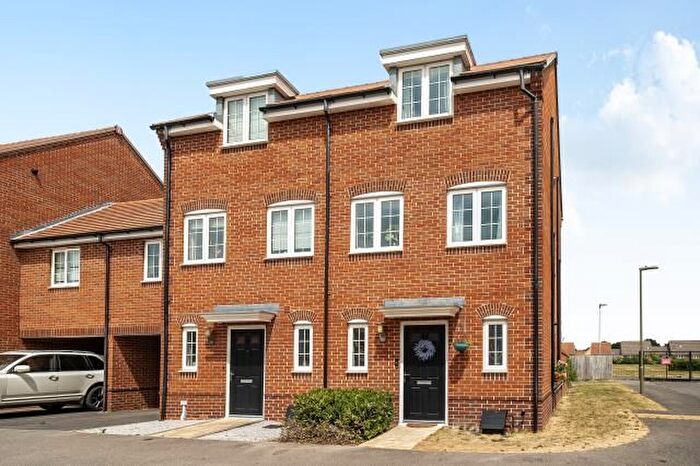 3 Bedroom Detached House For Sale In Diamond Drive, Didcot, OX11