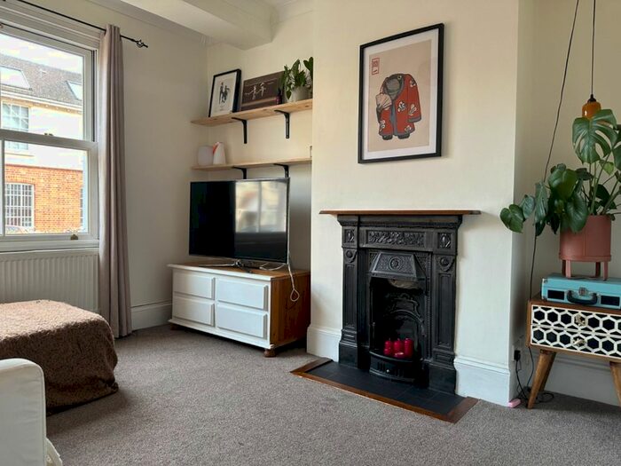 2 Bedroom Terraced House To Rent In Baldwyns Road, Bexley, Kent, DA5