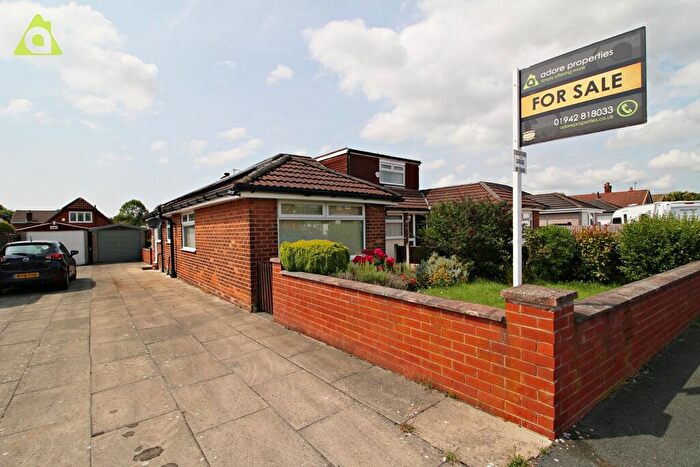 3 Bedroom Bungalow For Sale In Clive Road, Westhoughton, BL5