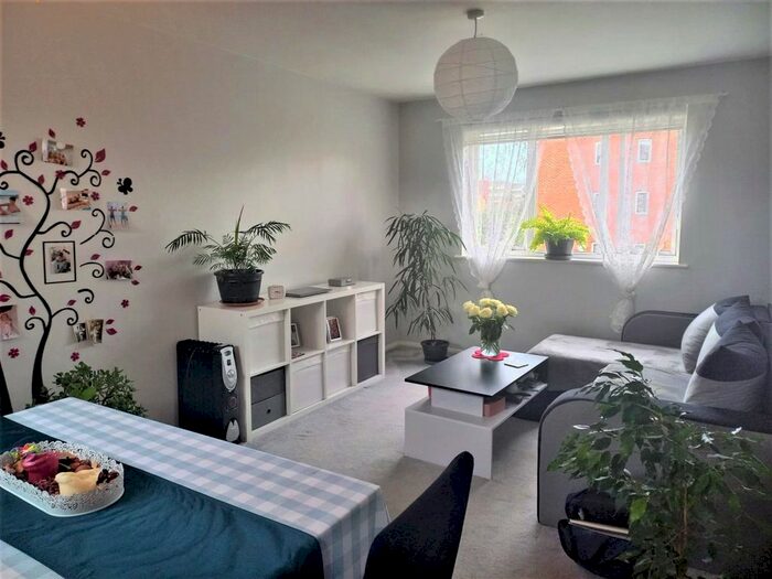 1 Bedroom Flat To Rent In Bunting Close, London, N9