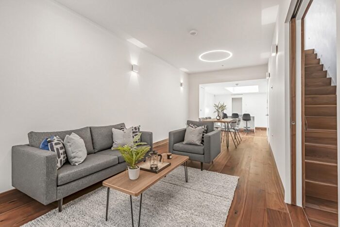 2 Bedroom Terraced House To Rent In Garbutt Place, London, W1U