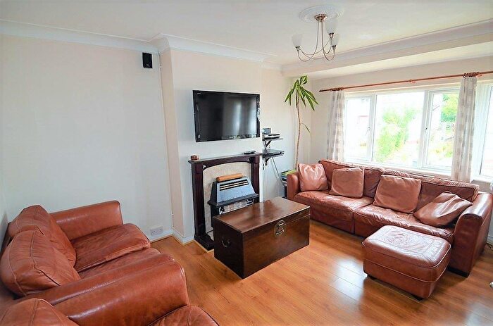 2 Bedroom Maisonette To Rent In Hexham Gardens, Isleworth, TW7